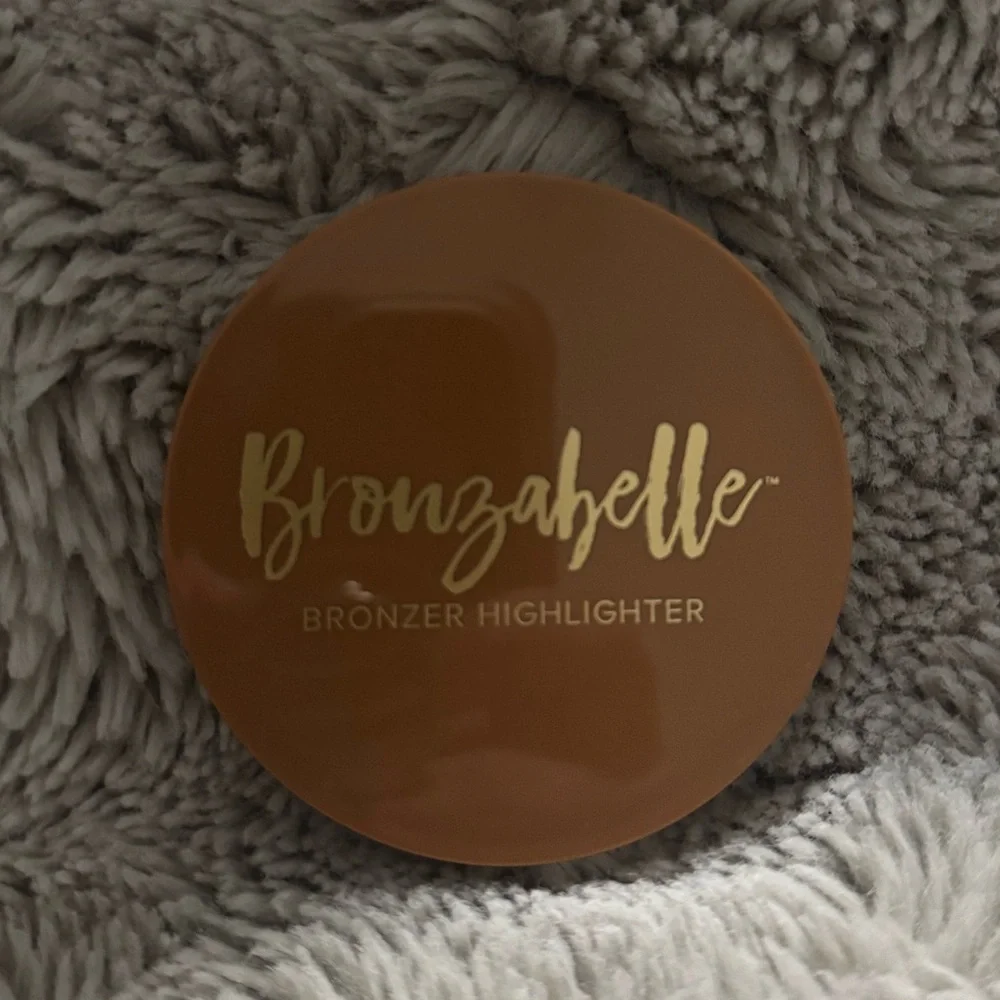 Bronze & Glow Multi-Striped Face Bronzer - Warm Tan